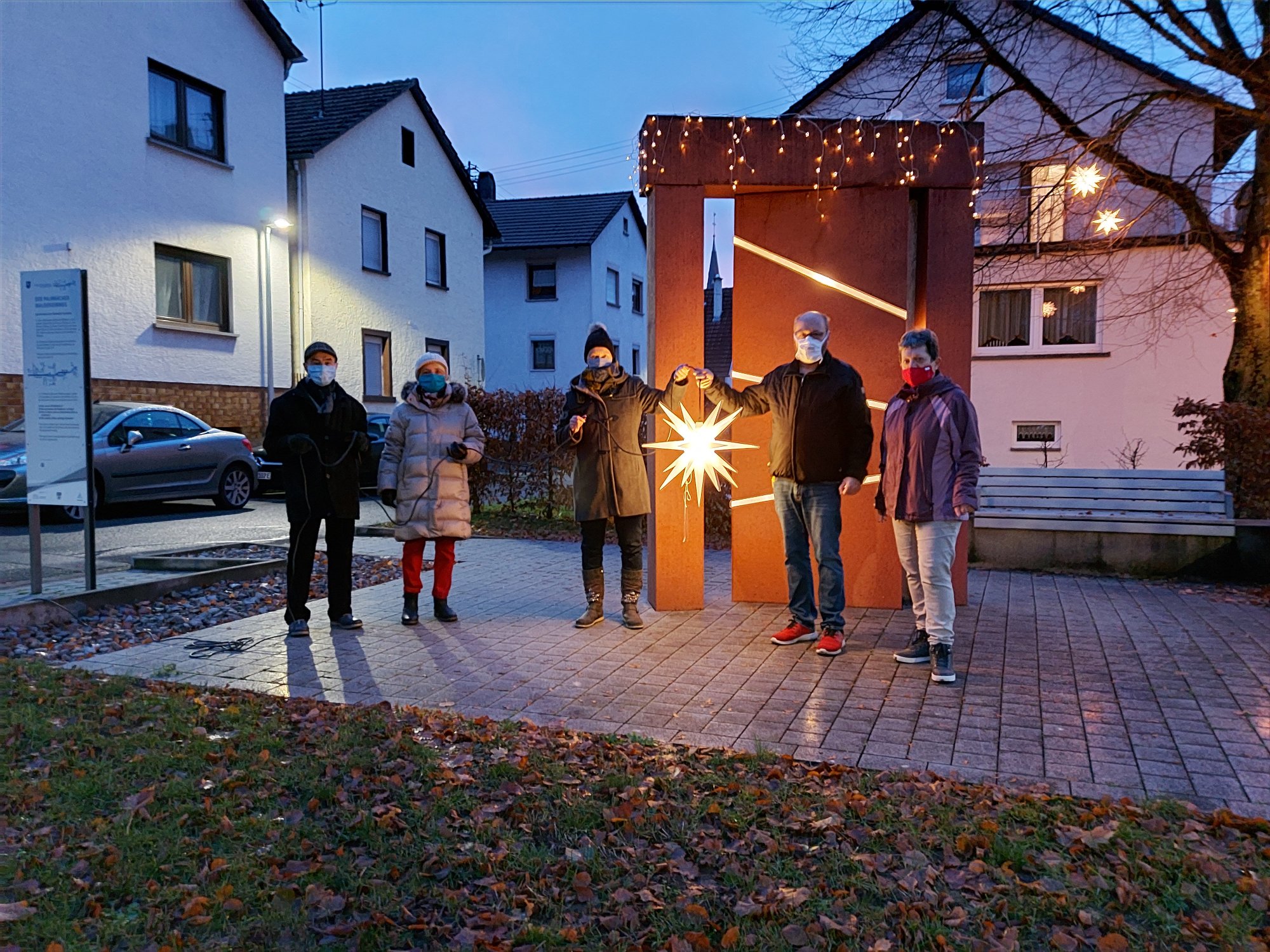 Weihnachtssterne am Waldenserplatz Palmbach