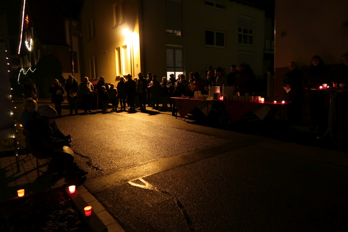 Weihnachtssingen am Waldenserplatz Palmbach 2017