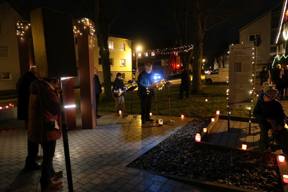 Weihnachtssingen am Waldenserplatz Palmbach 2017