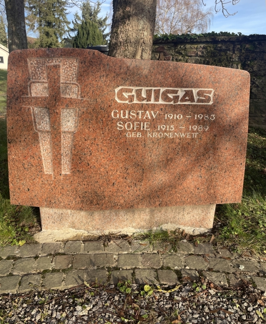 Waldenserweg Palmbach "Platz der Erinnerung" Grabstein von Gustav und Sofie GUIGAS. Waldenserweg Palmbach "Platz der Erinnerung" Grabstein von Gustav und Sofie GUIGAS.